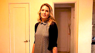Roxxy Renay gives a great head and fucks for some cash
